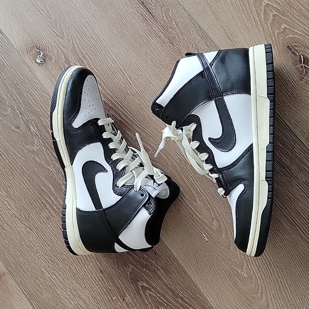 Nike dunk high vintage black and white